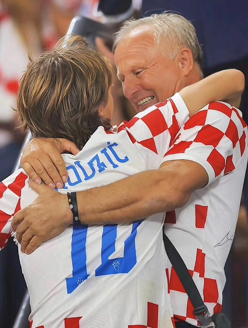 曼联选帅内部有分歧名帅难觅，或重演朗尼克模式！索帅愿再次救火